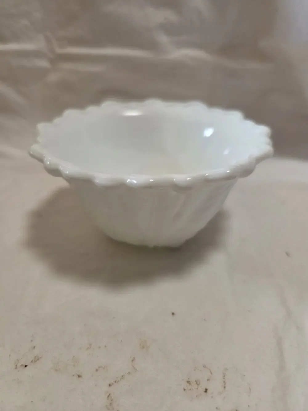 Vintage Indiana Cabbage Leaf White Milk Glass Custard Cup Dessert Fruit Bowl